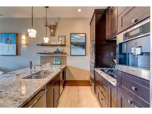 302A - 901 2Nd Avenue, Fernie, BC - Indoor Photo Showing Kitchen With Double Sink