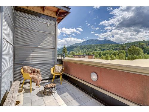 302A - 901 2Nd Avenue, Fernie, BC - Outdoor With Deck Patio Veranda With Exterior