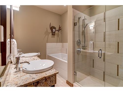 302A - 901 2Nd Avenue, Fernie, BC - Indoor Photo Showing Bathroom