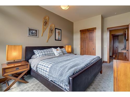 302A - 901 2Nd Avenue, Fernie, BC - Indoor Photo Showing Bedroom