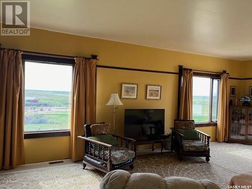 Clary Acreage, Happyland Rm No. 231, SK - Indoor Photo Showing Living Room