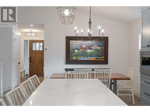 9833 Osprey Landing Drive, Wardner, BC - Indoor Photo Showing Dining Room