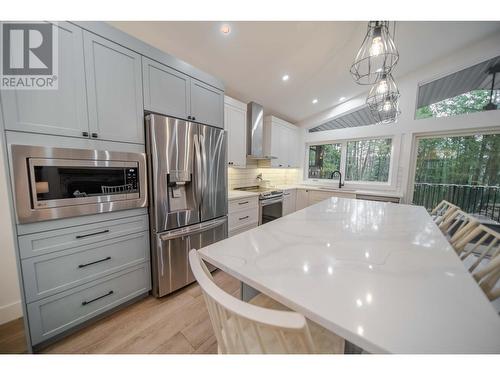 9833 Osprey Landing Drive, Wardner, BC - Indoor Photo Showing Kitchen With Upgraded Kitchen