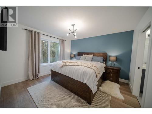 9833 Osprey Landing Drive, Wardner, BC - Indoor Photo Showing Bedroom