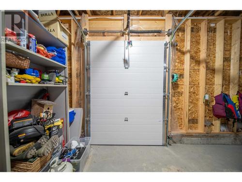 9833 Osprey Landing Drive, Wardner, BC - Indoor Photo Showing Garage