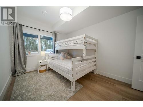 9833 Osprey Landing Drive, Wardner, BC - Indoor Photo Showing Bedroom