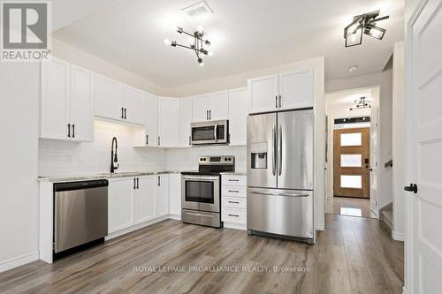 59 Ledgerock Court, Quinte West, ON - Indoor Photo Showing Kitchen