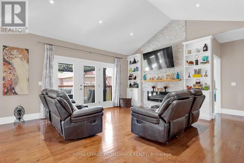 75 Sycamore Drive, Belleville, ON - Indoor Photo Showing Living Room