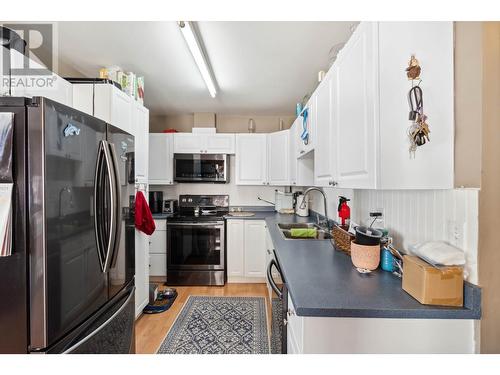 1611 Spartan Place, Kamloops, BC - Indoor Photo Showing Kitchen