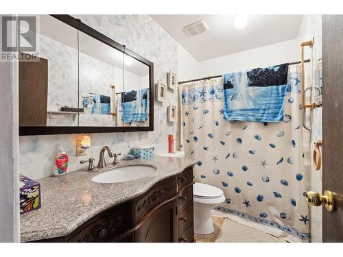 1611 Spartan Place, Kamloops, BC - Indoor Photo Showing Bathroom