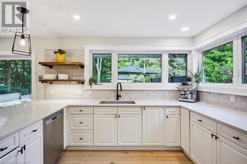 845 4Th Avenue A W, Owen Sound, ON - Indoor Photo Showing Kitchen