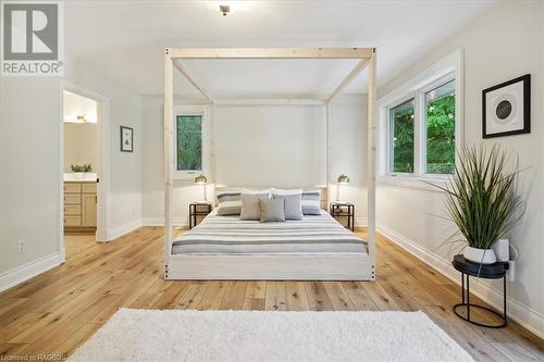 845 4Th Avenue A W, Owen Sound, ON - Indoor Photo Showing Bedroom