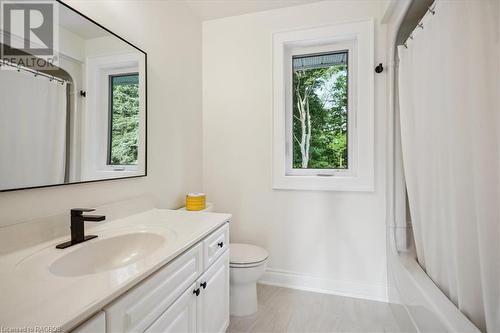 845 4Th Avenue A W, Owen Sound, ON - Indoor Photo Showing Bathroom