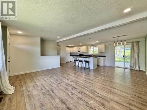 1110 N Twelfth Avenue, Williams Lake, BC - Indoor Photo Showing Living Room