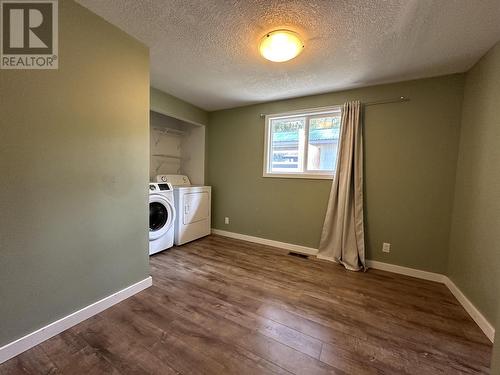 1110 N Twelfth Avenue, Williams Lake, BC - Indoor Photo Showing Laundry Room