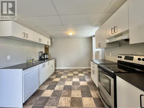 1110 N Twelfth Avenue, Williams Lake, BC - Indoor Photo Showing Kitchen