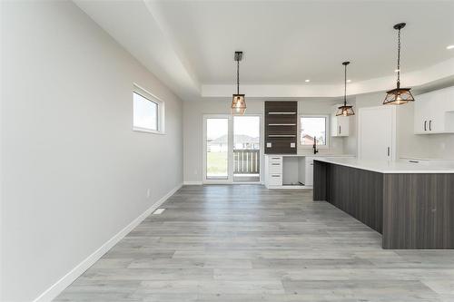 199 Wyndham Estate Drive, Steinbach, MB - Indoor Photo Showing Kitchen