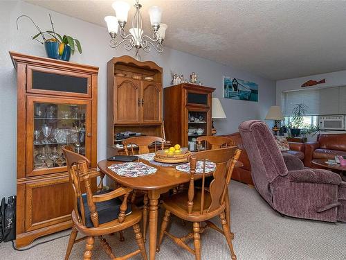 203-3226 Cowichan Lake Rd, Duncan, BC - Indoor Photo Showing Dining Room