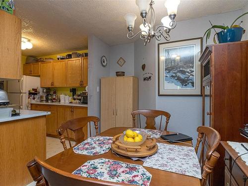 203-3226 Cowichan Lake Rd, Duncan, BC - Indoor Photo Showing Dining Room