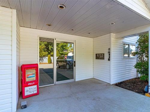 203-3226 Cowichan Lake Rd, Duncan, BC - Outdoor With Exterior