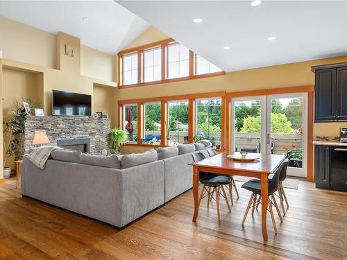 7-1261 Noel Ave, Comox, BC - Indoor Photo Showing Living Room With Fireplace