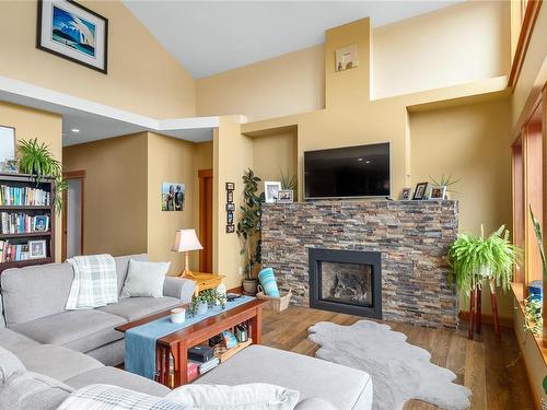 7-1261 Noel Ave, Comox, BC - Indoor Photo Showing Living Room With Fireplace