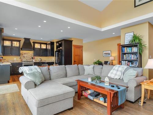 7-1261 Noel Ave, Comox, BC - Indoor Photo Showing Living Room