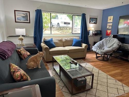 101-791 Marine Dr, Port Alice, BC - Indoor Photo Showing Living Room