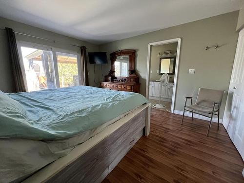 1661 Bann Street, Merritt, BC - Indoor Photo Showing Bedroom