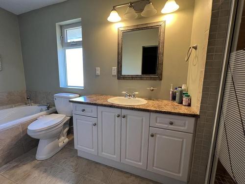 1661 Bann Street, Merritt, BC - Indoor Photo Showing Bathroom