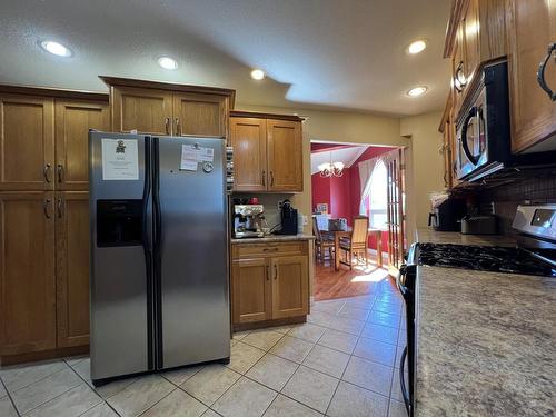 1661 Bann Street, Merritt, BC - Indoor Photo Showing Kitchen