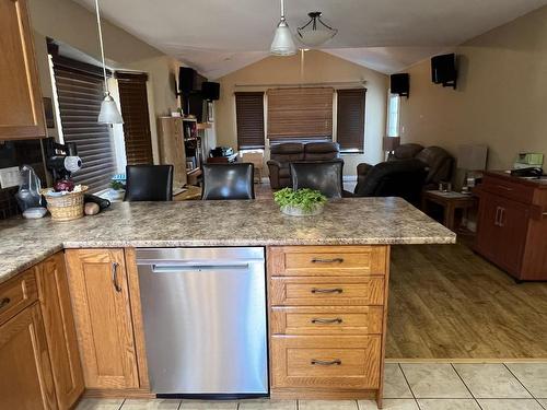 1661 Bann Street, Merritt, BC - Indoor Photo Showing Kitchen