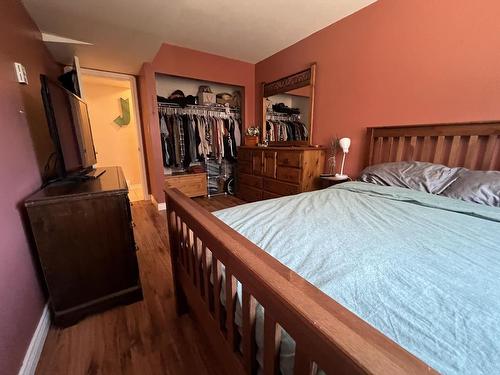 1661 Bann Street, Merritt, BC - Indoor Photo Showing Bedroom