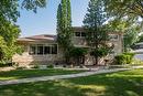 907 Queenston Bay, Winnipeg, MB 