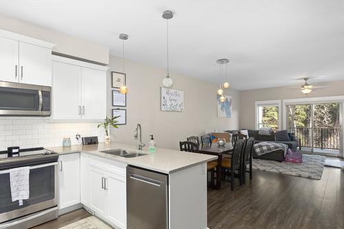 50-3359 Cougar Road, West Kelowna, BC - Indoor Photo Showing Kitchen With Double Sink With Upgraded Kitchen