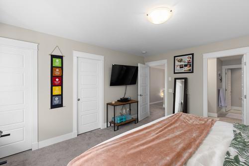 50-3359 Cougar Road, West Kelowna, BC - Indoor Photo Showing Bedroom