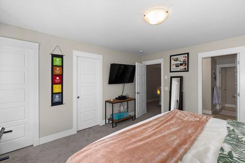 50-3359 Cougar Road, West Kelowna, BC - Indoor Photo Showing Bedroom