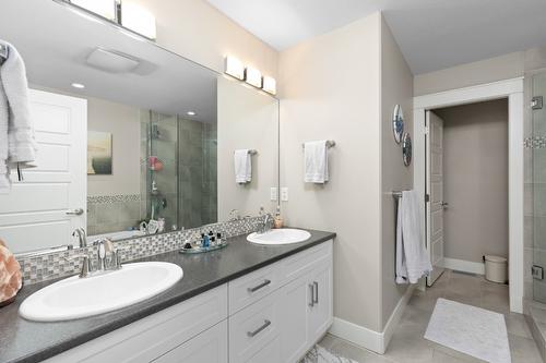 50-3359 Cougar Road, West Kelowna, BC - Indoor Photo Showing Bathroom