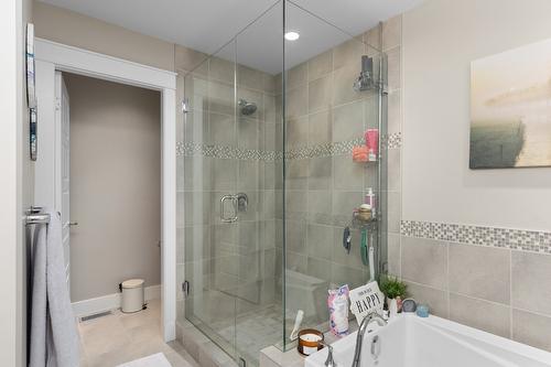 50-3359 Cougar Road, West Kelowna, BC - Indoor Photo Showing Bathroom