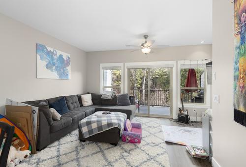 50-3359 Cougar Road, West Kelowna, BC - Indoor Photo Showing Living Room