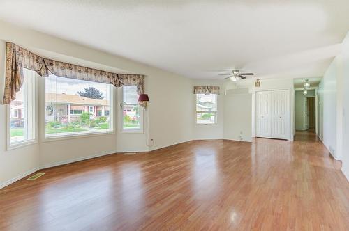 527-1255 Raymer Avenue, Kelowna, BC - Indoor Photo Showing Other Room