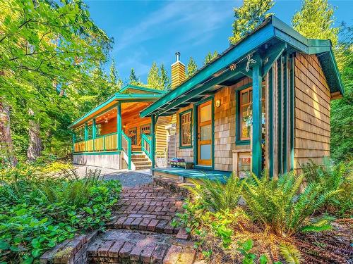 3052 Bay Rd, Qualicum Beach, BC 