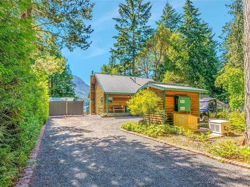 3052 Bay Rd, Qualicum Beach, BC 