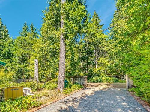 3052 Bay Rd, Qualicum Beach, BC 