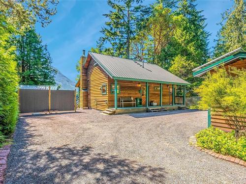 3052 Bay Rd, Qualicum Beach, BC 