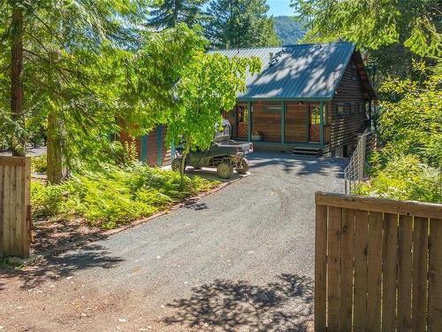 3052 Bay Rd, Qualicum Beach, BC 