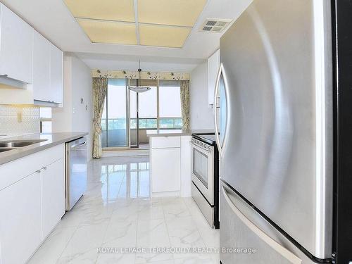 1204-10 Torresdale Ave, Toronto, ON - Indoor Photo Showing Kitchen