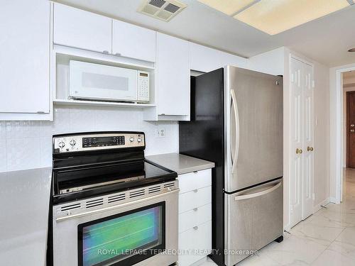 1204-10 Torresdale Ave, Toronto, ON - Indoor Photo Showing Kitchen