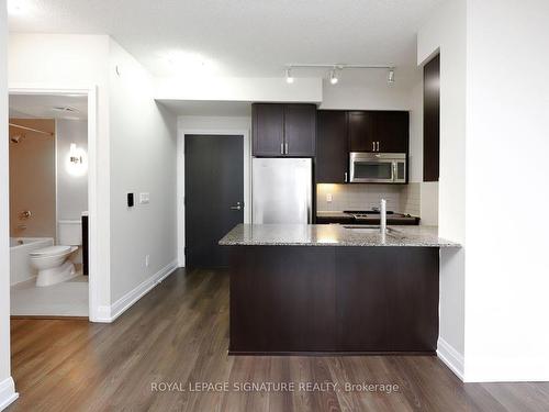 1407-18 Graydon Hall, Toronto, ON - Indoor Photo Showing Bathroom