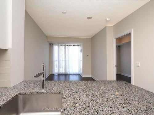 1407-18 Graydon Hall, Toronto, ON - Indoor Photo Showing Kitchen